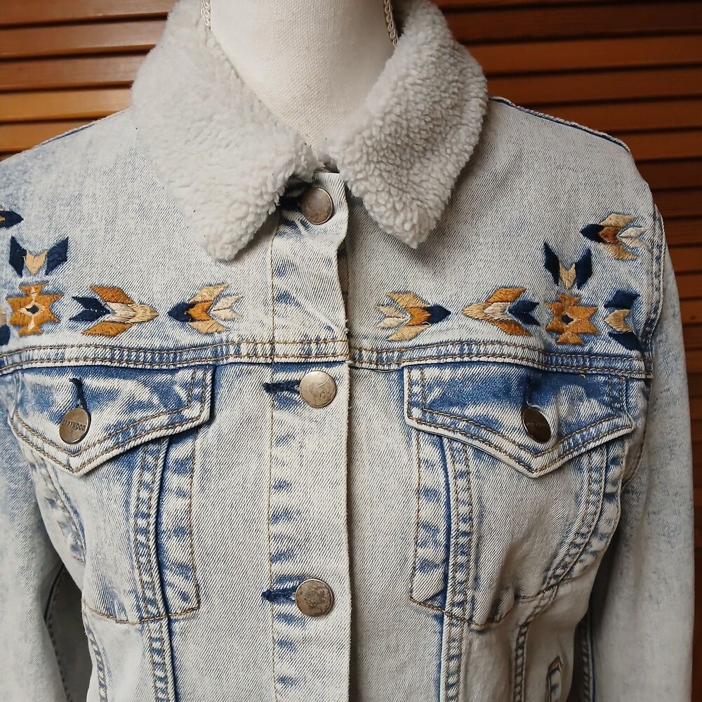Driftwood Embroidered Trucker Denim Jean Jacket XL Acid Lite Wash Western Aztec - Picture 3 of 11